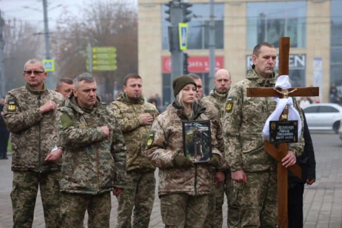 У соборі стояло три труни: Луцьк віддав останню шану своїм захисникам