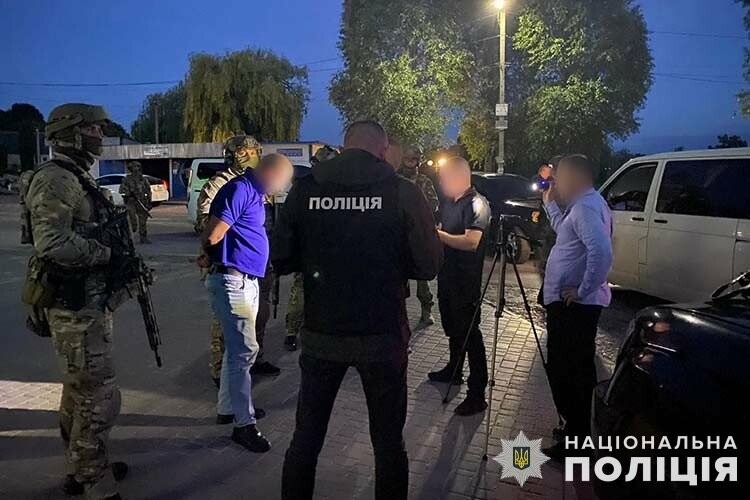 Відібрали авто, забрали гроші та погрожували вбити підприємця з Тернопільщини: як покарають злочинну банду (фото)