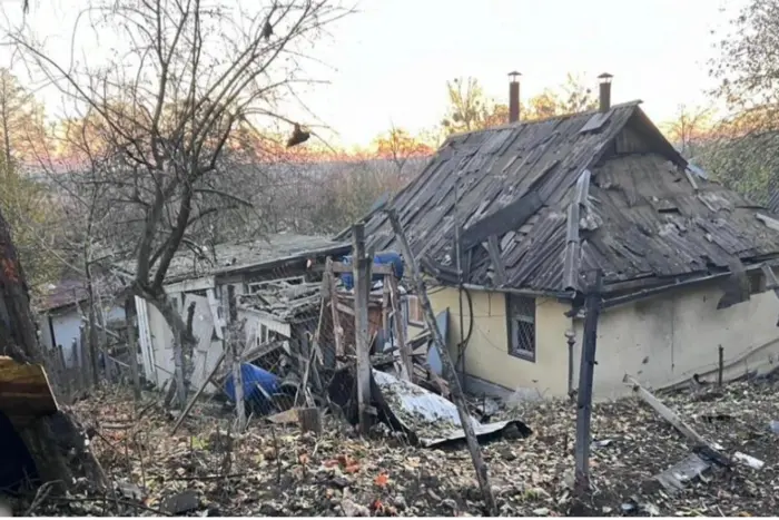 Пошкоджені будинки, спалахнула пожежа: фото наслідків атаки дронів на Київщину