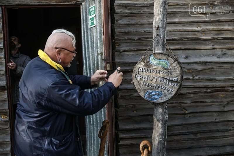 На Хортиці презентували знайдені поблизу острова якорі XVIII століття, - ФОТО