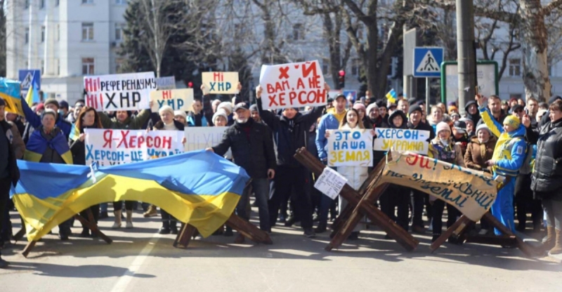 «Ми тут пережили все: і окупацію, і деокупацію, і обстріли». Історії мешканців Херсона