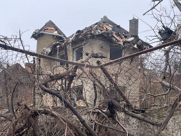 На Дніпропетровщині збили ракети, від падіння уламків є пошкодження