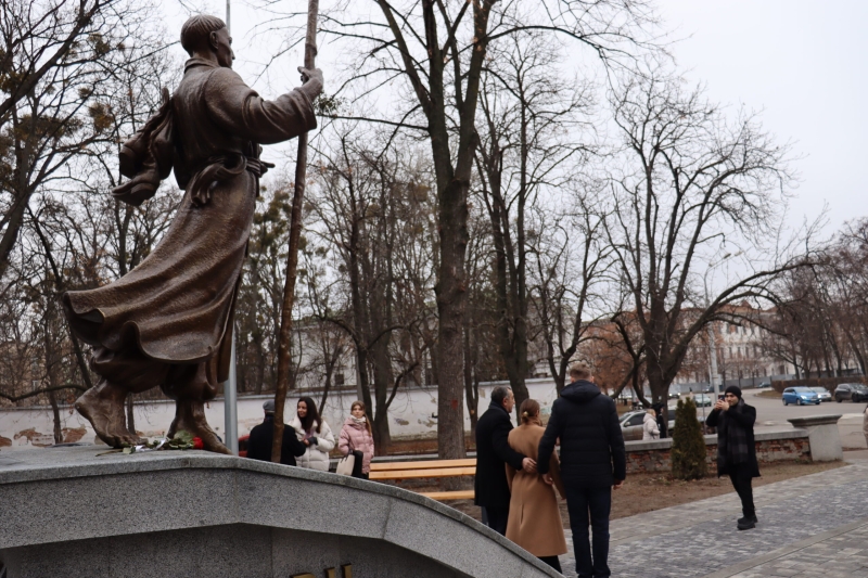 На Різдво в Полтаві відкрили пам’ятник мандрівному філософу Григорієві Сковороді