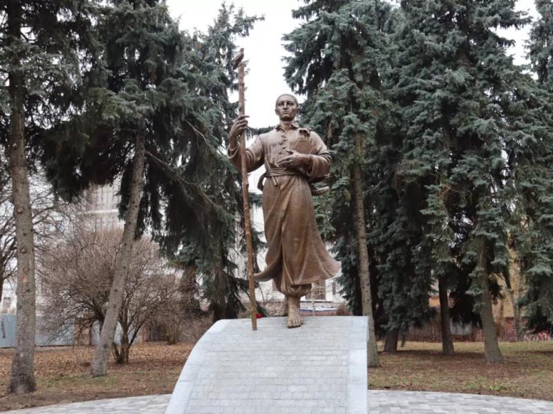 На Різдво в Полтаві відкрили пам’ятник мандрівному філософу Григорієві Сковороді