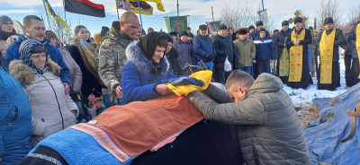 Пекучий біль і смуток: на Буковині попрощалися із захисником Павлом Бойчуком