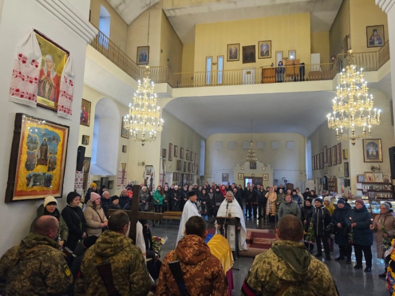 У Полтаві попрощались із загиблим Захисником України Владиславом Пінчуком