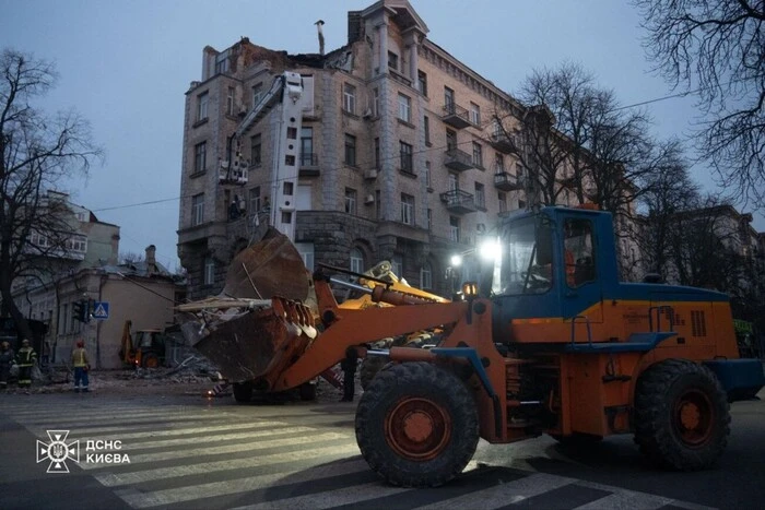 Удар по Києву 1 січня: в центрі міста завершено рятувальну операцію