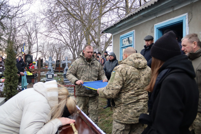 Віддав життя за Батьківщину. На Буковині попрощалися із захисником Сергієм Романюком - фото